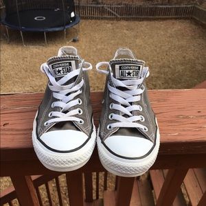 Gray Low- top Converse (basically new)