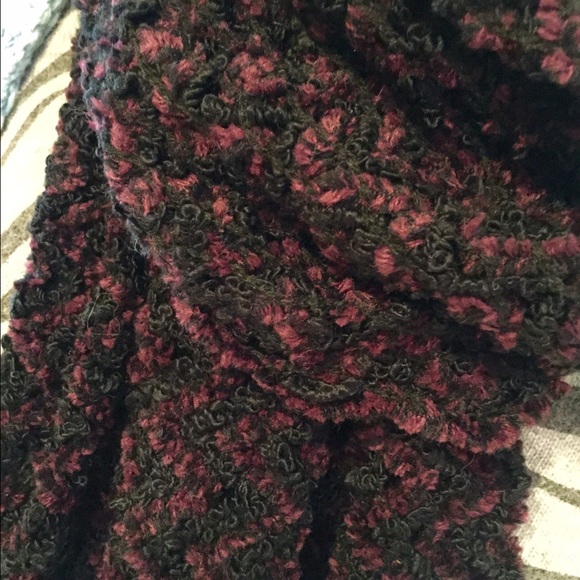 SCARF - Picture 2 of 4