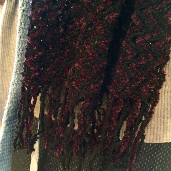 SCARF - Picture 3 of 4