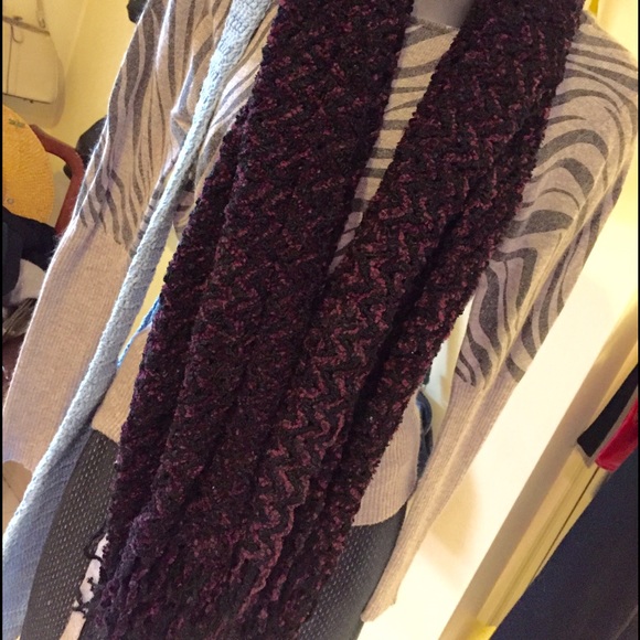 SCARF - Picture 4 of 4