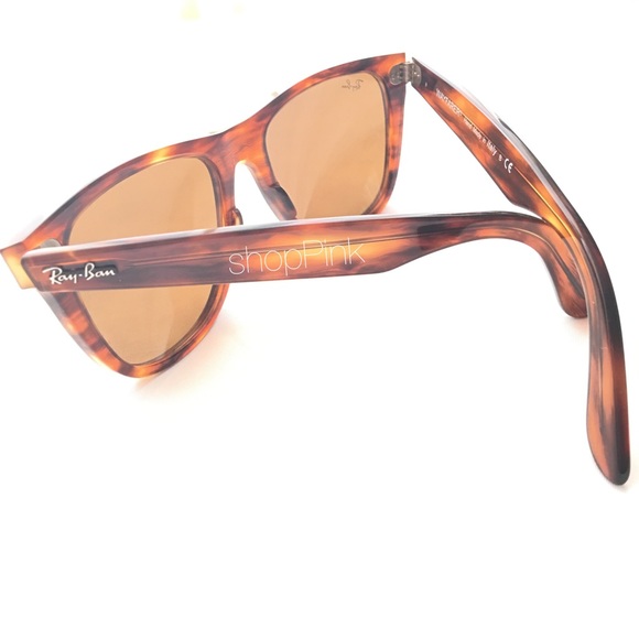 Ray-Ban Wayfarer Sunglasses - Picture 3 of 4