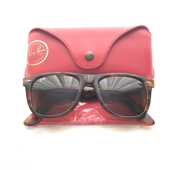 Ray-Ban Wayfarer Sunglasses - Picture 4 of 4