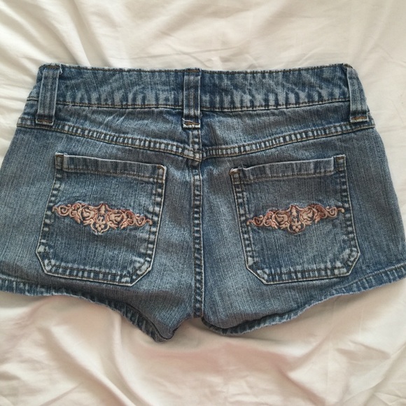 L.e.i. Jean shorts size 5.