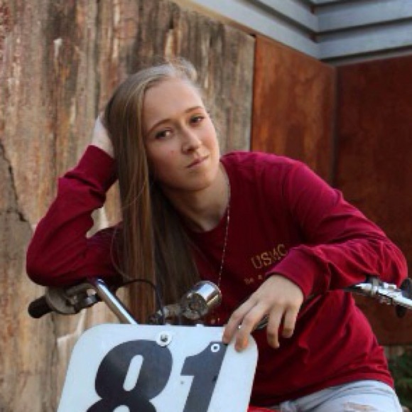 Meet your Posher, Madison - Picture 1 of 1