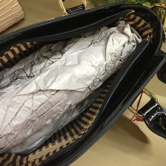 🌹 Rimen & Co. Handbag 🌹 - Picture 2 of 4