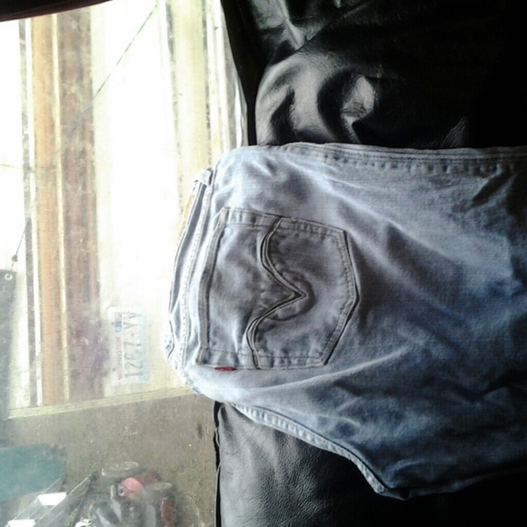 Womens blue jean levi capris