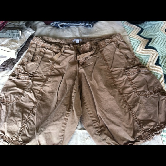 Gap cargo shorts