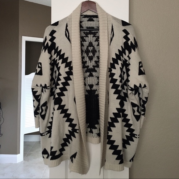 Aztec Cardigan - Picture 2 of 4