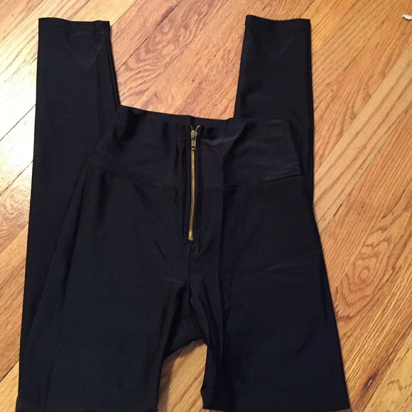 High-wasted shiny leggings