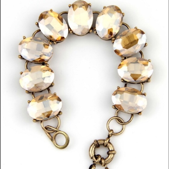 Preorder- Boutique style crystal like bracelet