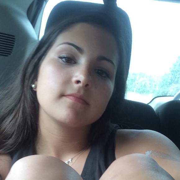 Meet your Posher, Nichole - Picture 4 of 4