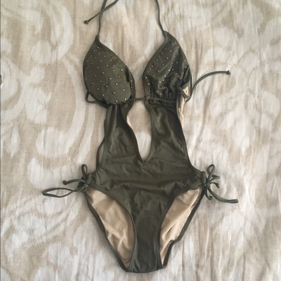 One piece bathing suit