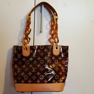 ***ON HOLD ***DO NOT BUY Louis vittan hand bag