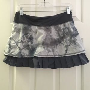 Lululemon run skirt size 6