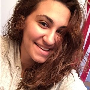 Meet your Posher, Arielle