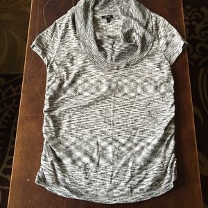 Short sleeve sweater