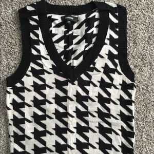 Houndstooth Sweater Vest