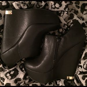 Steve Madden Herro Bootie