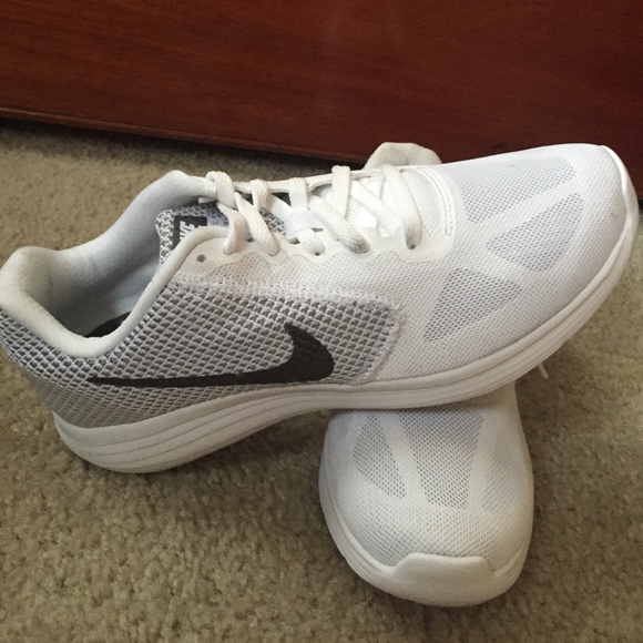 Brand new nike white sneakers