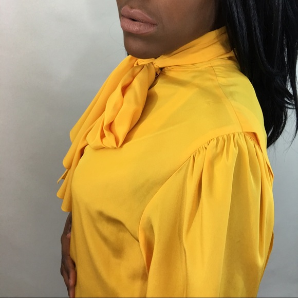 BEAUTIFUL Vibrant yellow blouse! - Picture 3 of 4