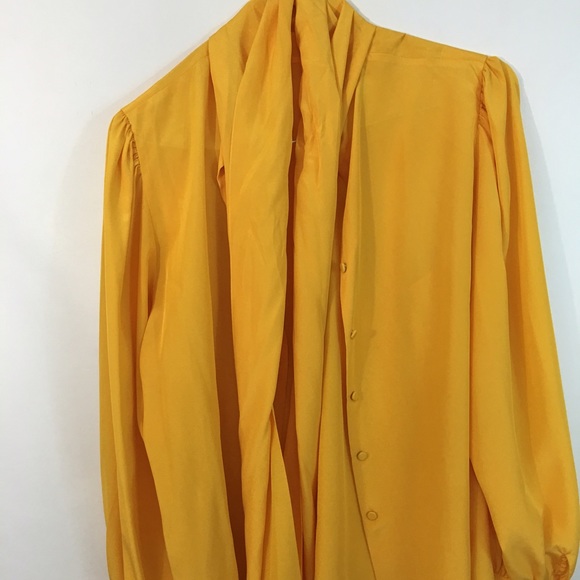 BEAUTIFUL Vibrant yellow blouse! - Picture 4 of 4