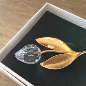 Swarovski pin