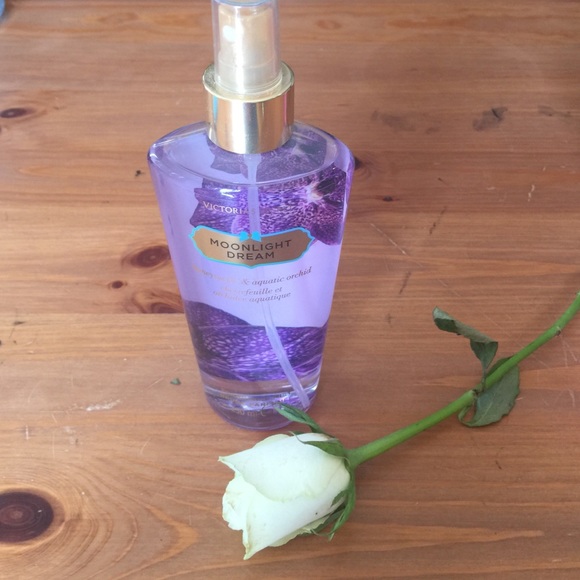 Victoria's Secret Moonlight Dream spray