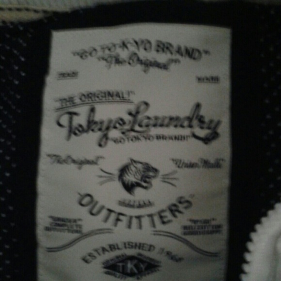 Puffy Tokyo Laundry White Winter Vest