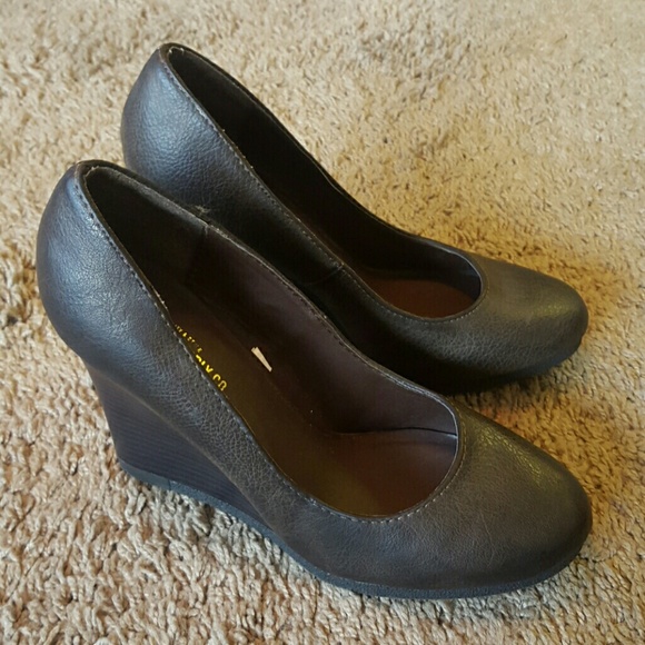 *MUST GO TODAY* Size 7 brown wedge heels