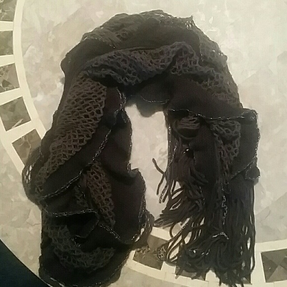 Black and gray Betsey johnson scarf! - Picture 1 of 2