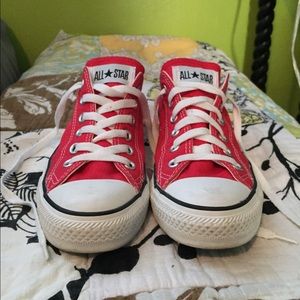 RED ALL STAR CONVERSE!
