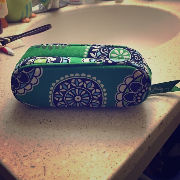 Vera Bradley glasses case - Picture 1 of 4