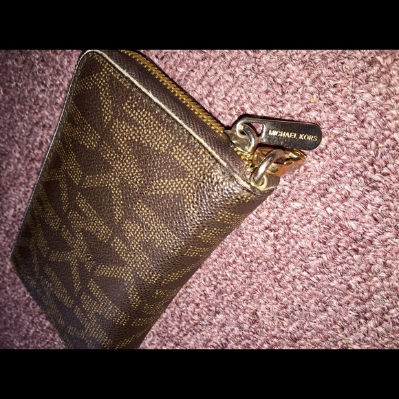 Michael Kors Wallet - Picture 2 of 4