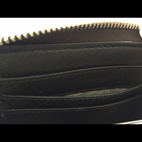 Michael Kors Wallet - Picture 3 of 4