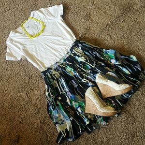 *MUST GO TODAY* Medium floral skirt