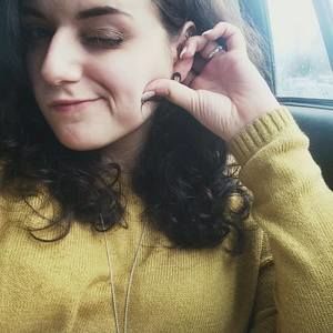 Meet your Posher, Thea