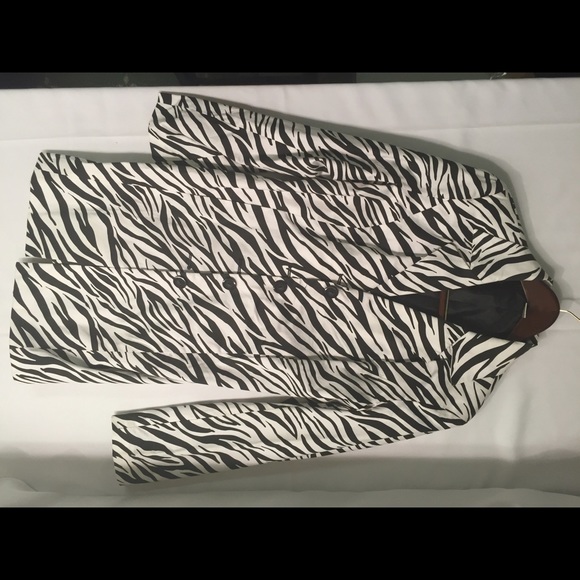 Spring Trench Coat - Picture 1 of 3