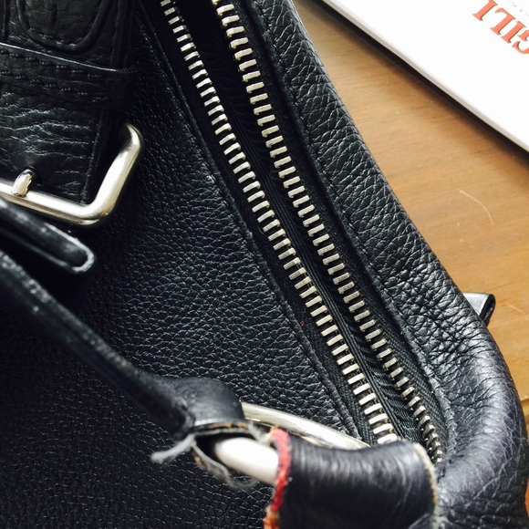 Prada bag extra pictures