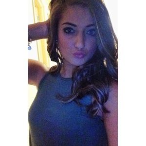 Meet your Posher, Elizabeth