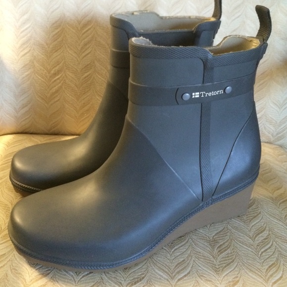 Tretorn wedge rain boots