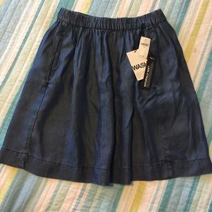 GAP skirt