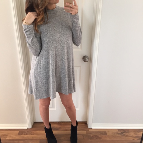 SOLD • SALE ITEM 🌷 Grey Shift Dress - Picture 2 of 4