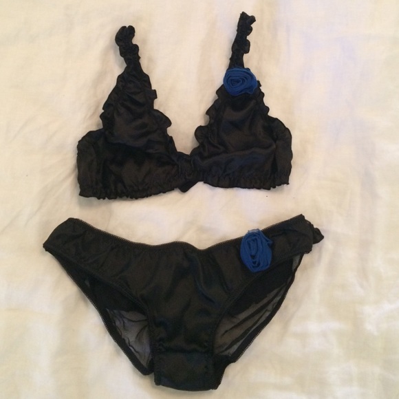 Black satin set
