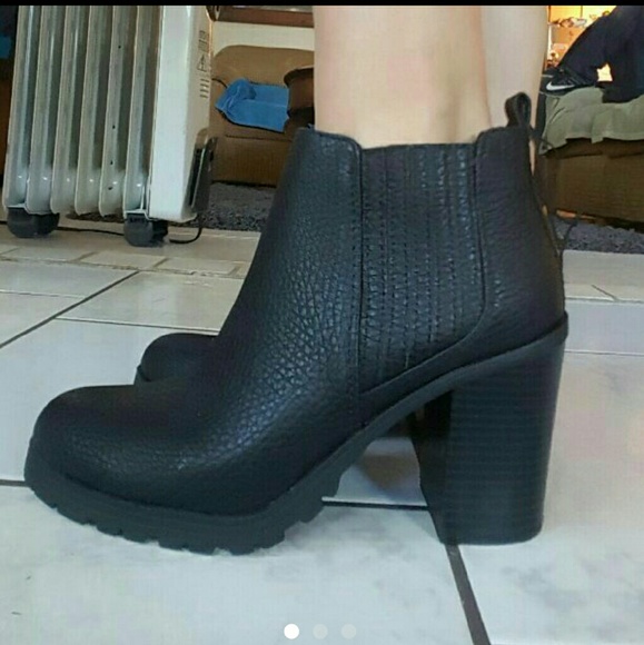 Sam & Libby Shoes - New Black booties
