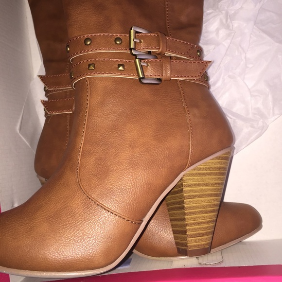 Brown-heeled boots Never worn Brand New . - Picture 3 of 3