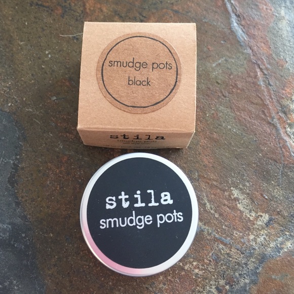 Stila Smudge Pot in Black