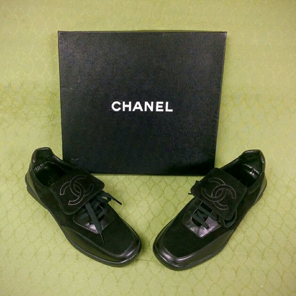 CHANEL Sneakers