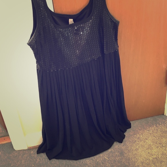 Pleated sequin LBD