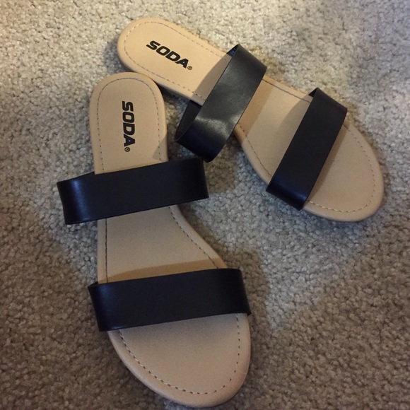 Sandles - Picture 2 of 2