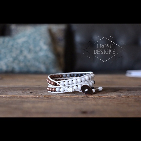 MEET THE POSHER!! TOP RATED AND TOP 10% SELLER! - Picture 3 of 3